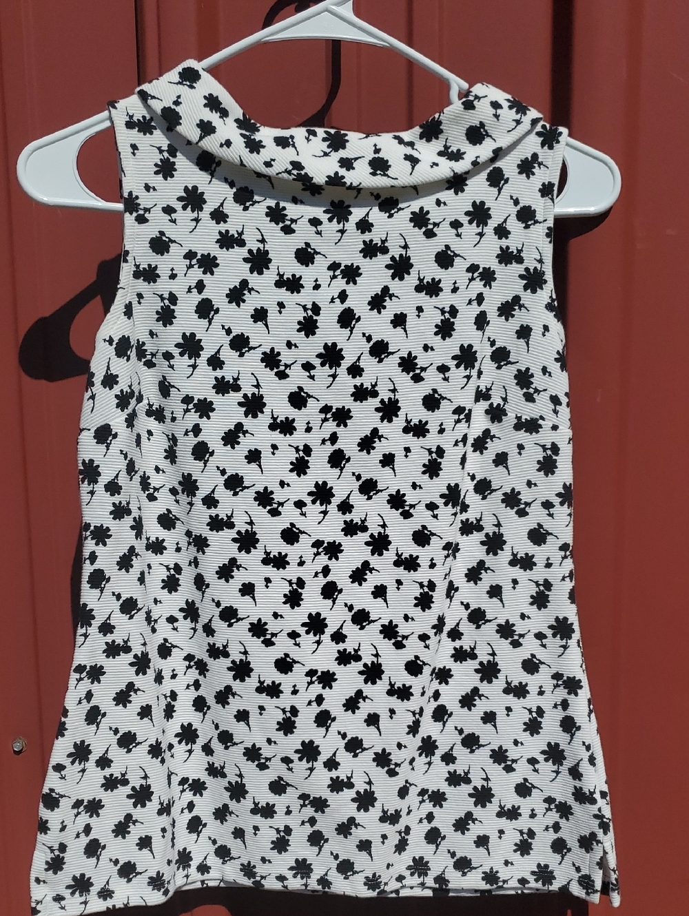 Talbots Black and White Floral Sleeveless Tank